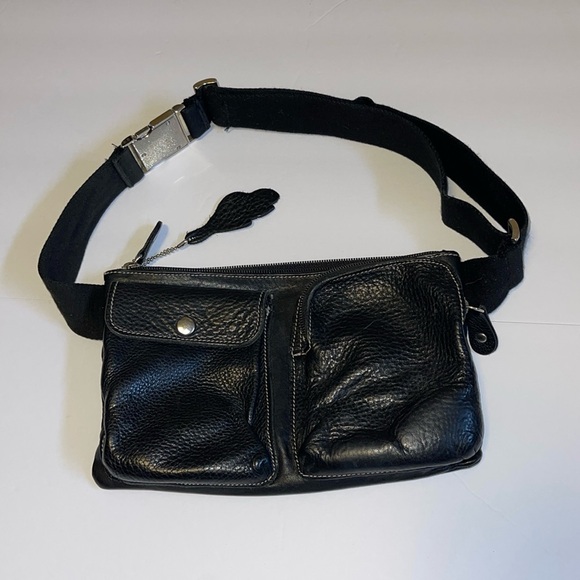 Roots Canada Vintage Black Pebbled Leather Fanny Pack - Picture 2 of 14